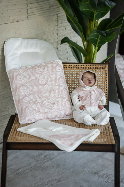 Newborn set pink pillow and hood 1