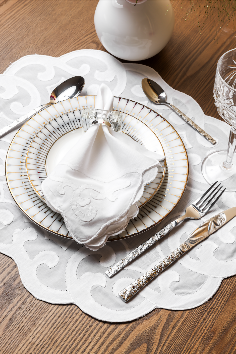 Embroidered Table Mat Set
