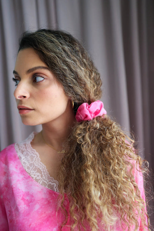 Fuchsia scrunchie