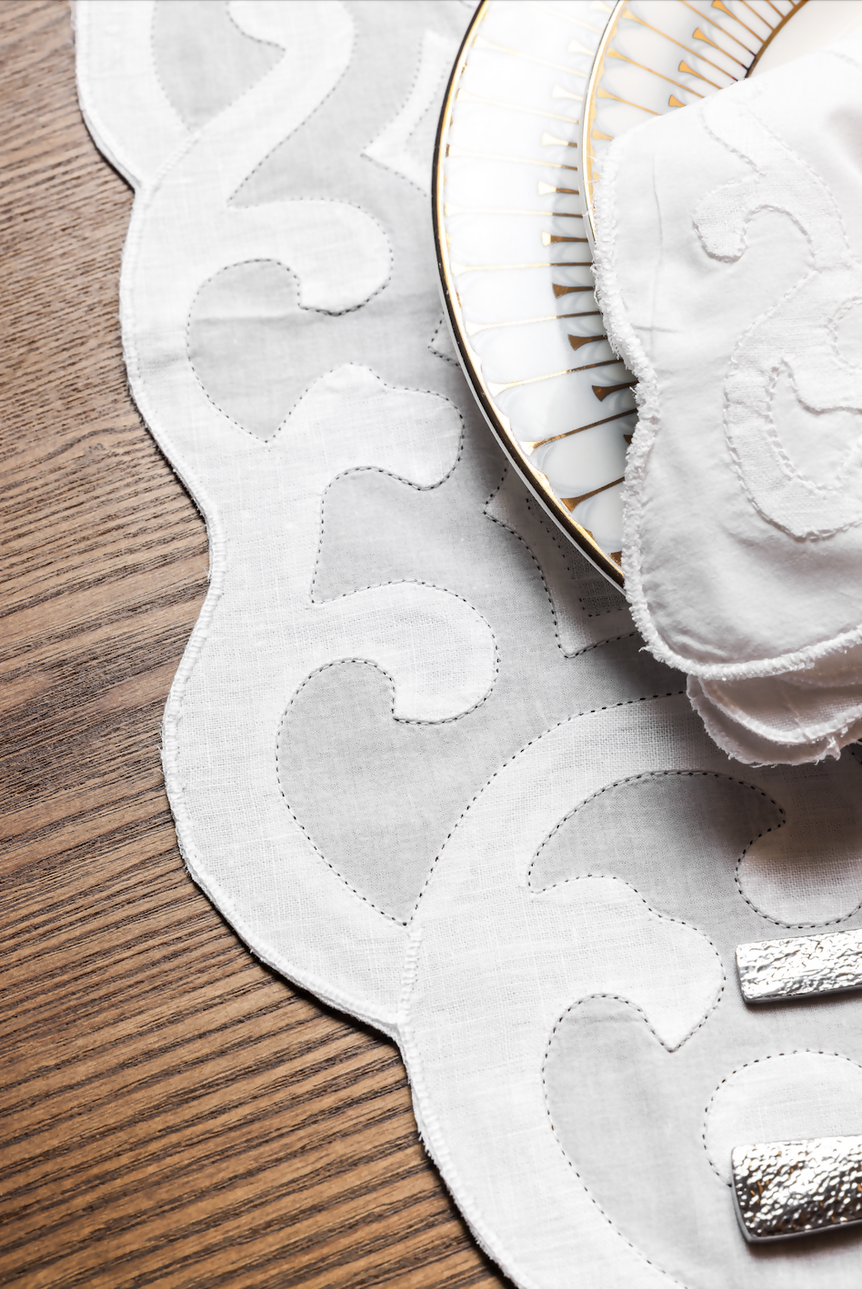Embroidered Table Mat Set