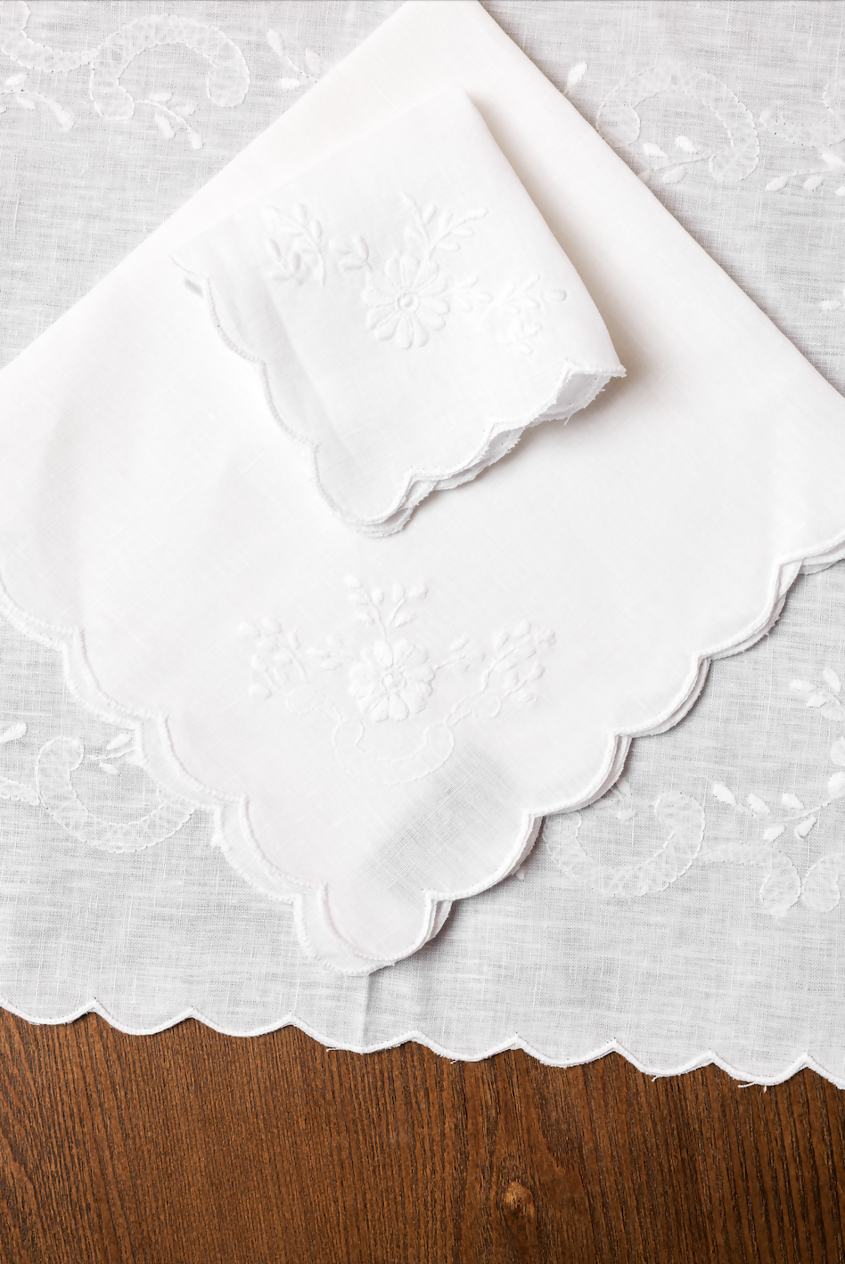 Embroidered Table Mat Set